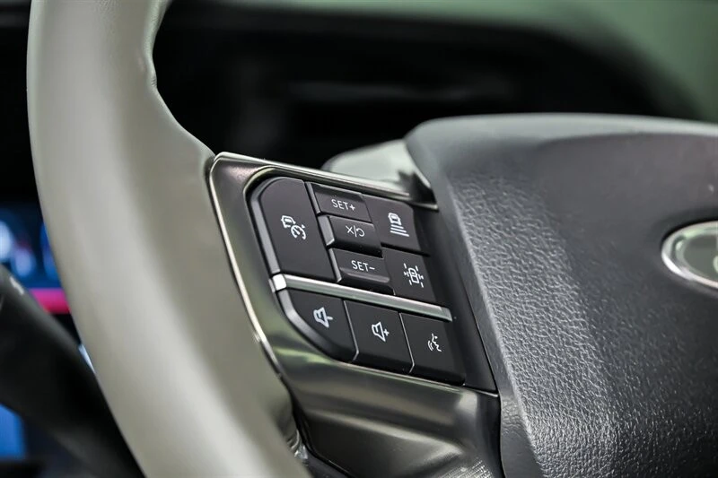2025 Ford Super Duty 5th Gen - Image 23 of 31
