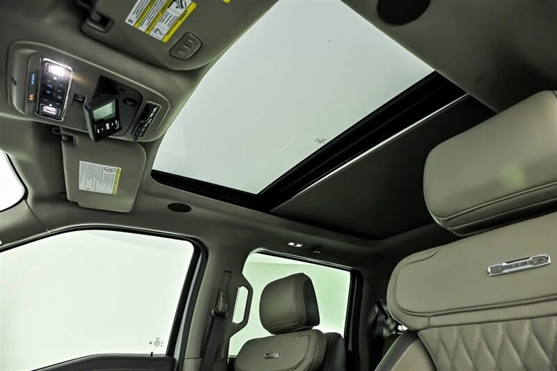 2025 Ford Super Duty 5th Gen - Image 20 of 31