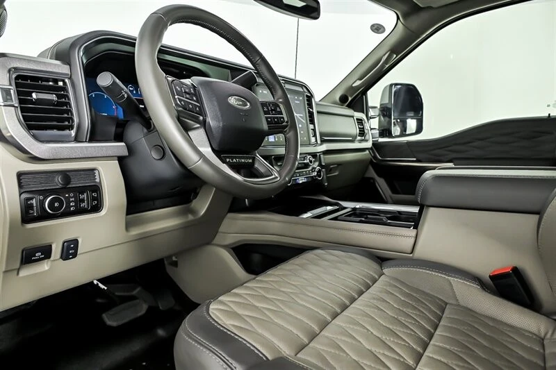 2025 Ford Super Duty 5th Gen - Image 17 of 31