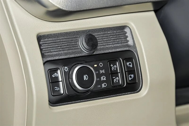 2025 Ford Super Duty 5th Gen - Image 26 of 31