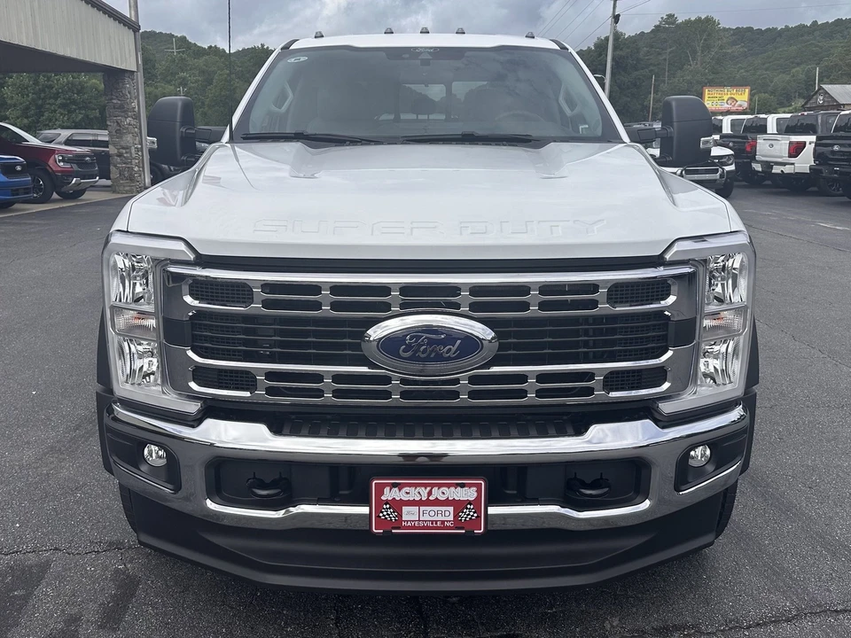 2025 Ford Super Duty 5th Gen - Image 3 of 21
