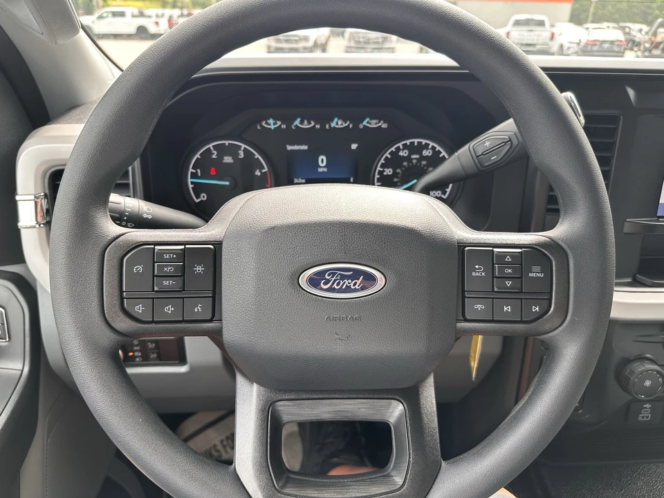 2025 Ford Super Duty 5th Gen - Image 18 of 21