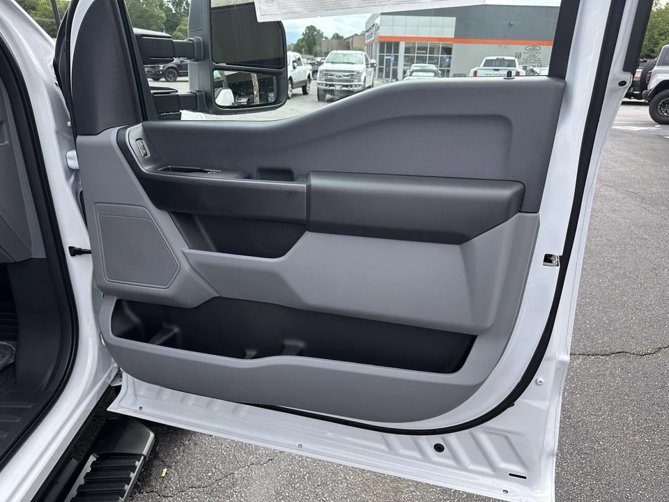 2025 Ford Super Duty 5th Gen - Image 11 of 21