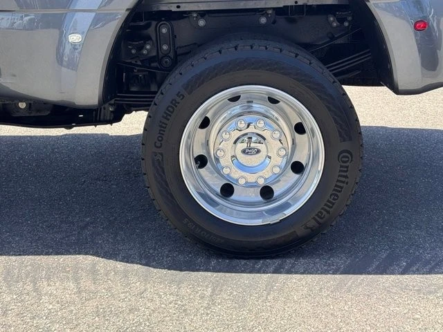 2025 Ford Super Duty 5th Gen - Image 14 of 30