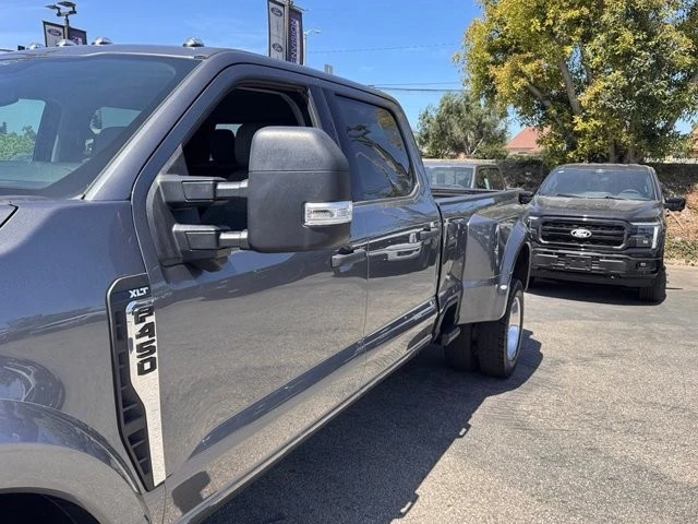 2025 Ford Super Duty 5th Gen - Image 9 of 30
