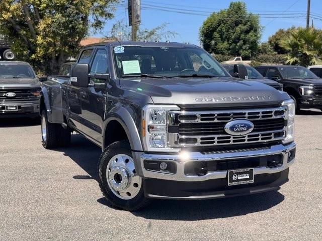 2025 Ford Super Duty 5th Gen - Image 2 of 30