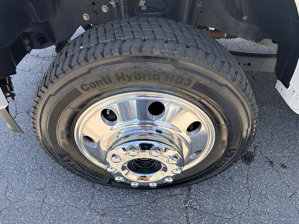 2025 Ford Super Duty 5th Gen - Image 29 of 31