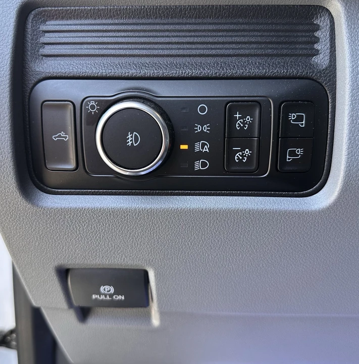 2025 Ford Super Duty 5th Gen - Image 19 of 31