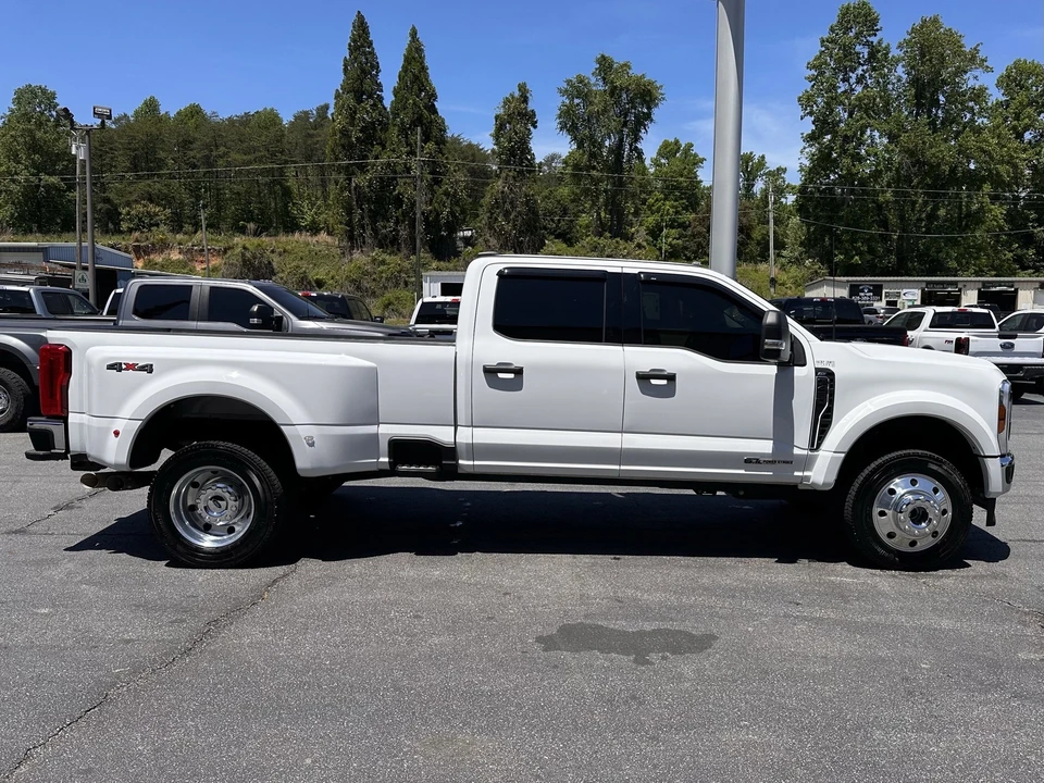 2025 Ford Super Duty 5th Gen - Image 5 of 31