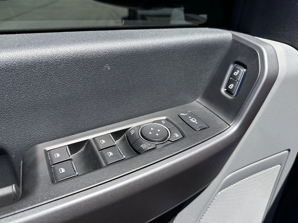 2025 Ford Super Duty 5th Gen - Image 18 of 31