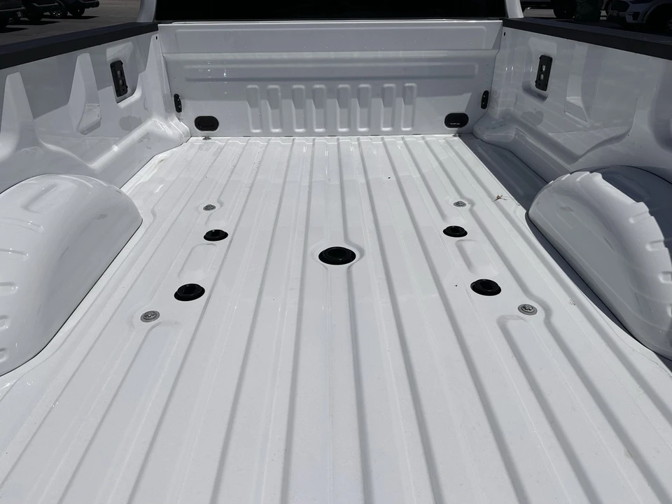 2025 Ford Super Duty 5th Gen - Image 9 of 31