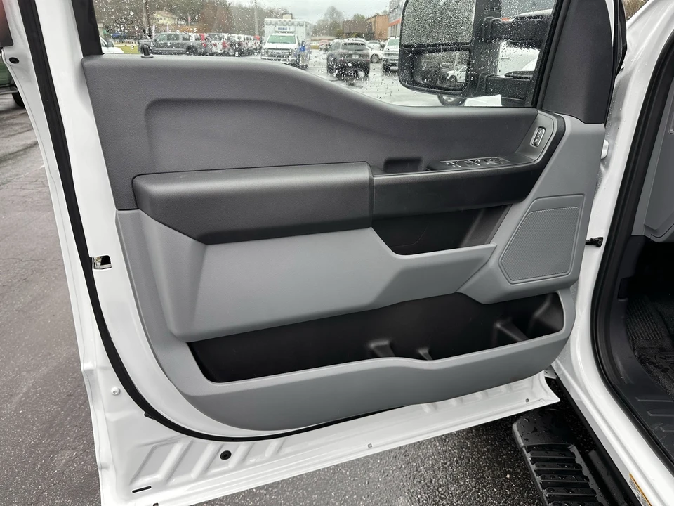 2025 Ford Super Duty 5th Gen - Image 7 of 21