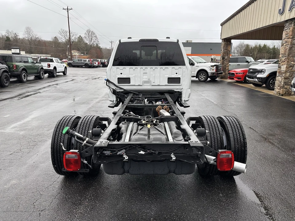 2025 Ford Super Duty 5th Gen - Image 6 of 21