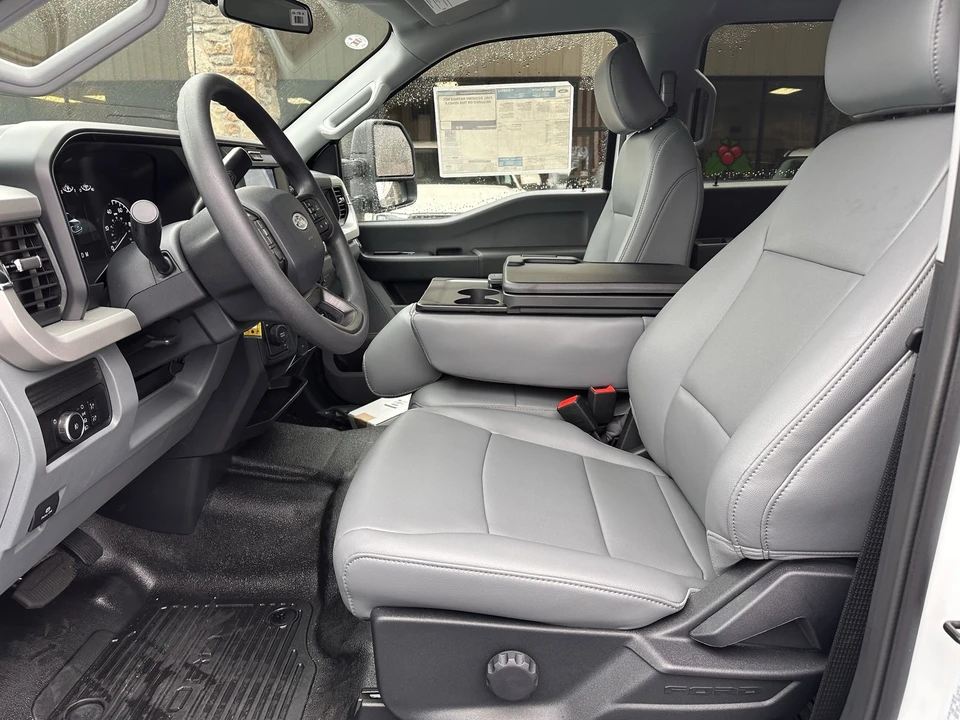 2025 Ford Super Duty 5th Gen - Image 8 of 21