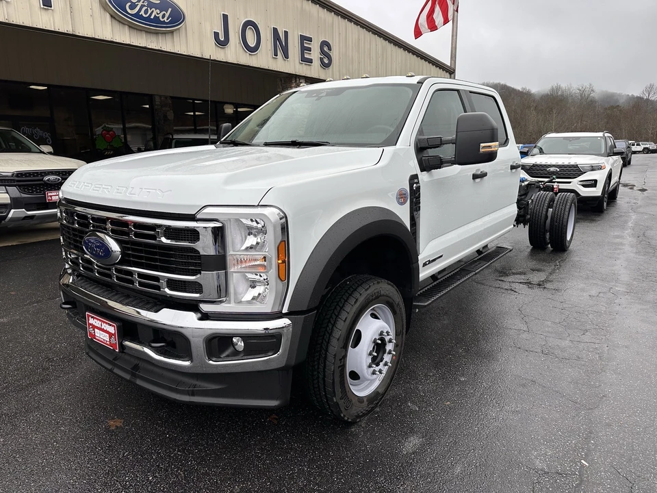 2025 Ford Super Duty 5th Gen - Image 2 of 21