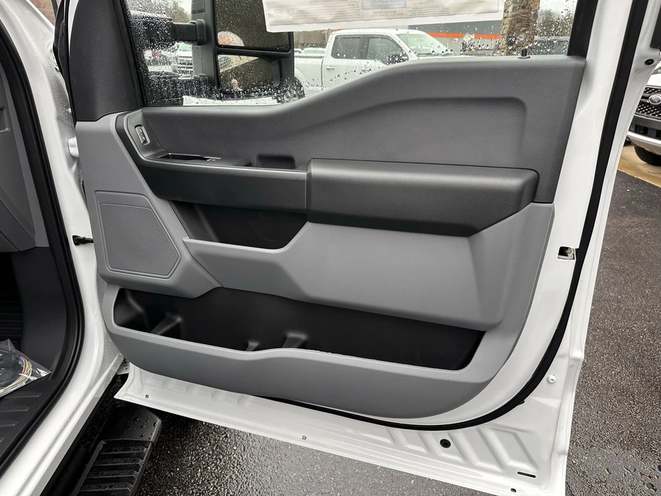 2025 Ford Super Duty 5th Gen - Image 11 of 21