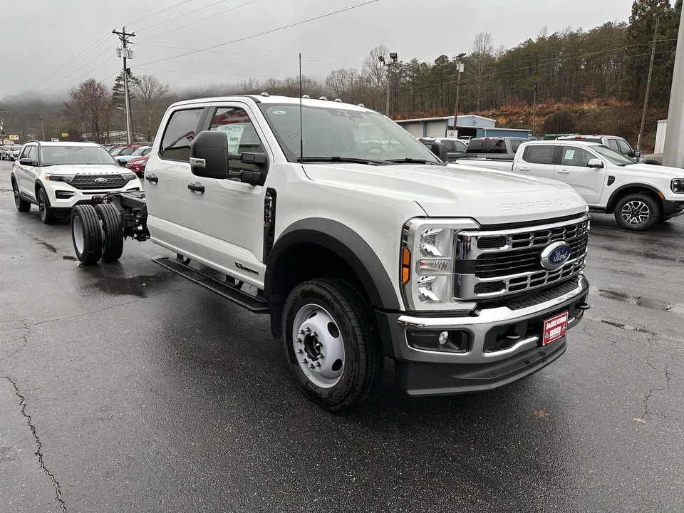 2025 Ford Super Duty 5th Gen - Image 4 of 21