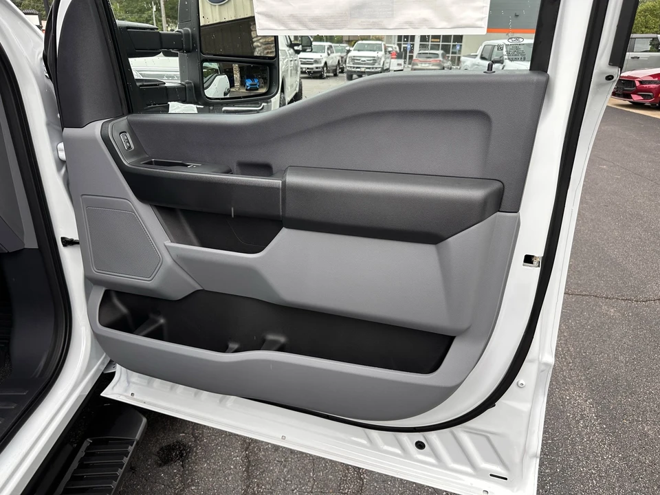 2025 Ford Super Duty 5th Gen - Image 11 of 21