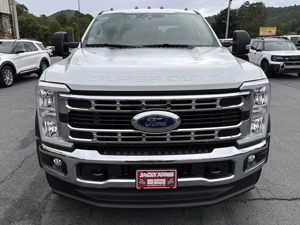 2025 Ford Super Duty 5th Gen - Image 3 of 21