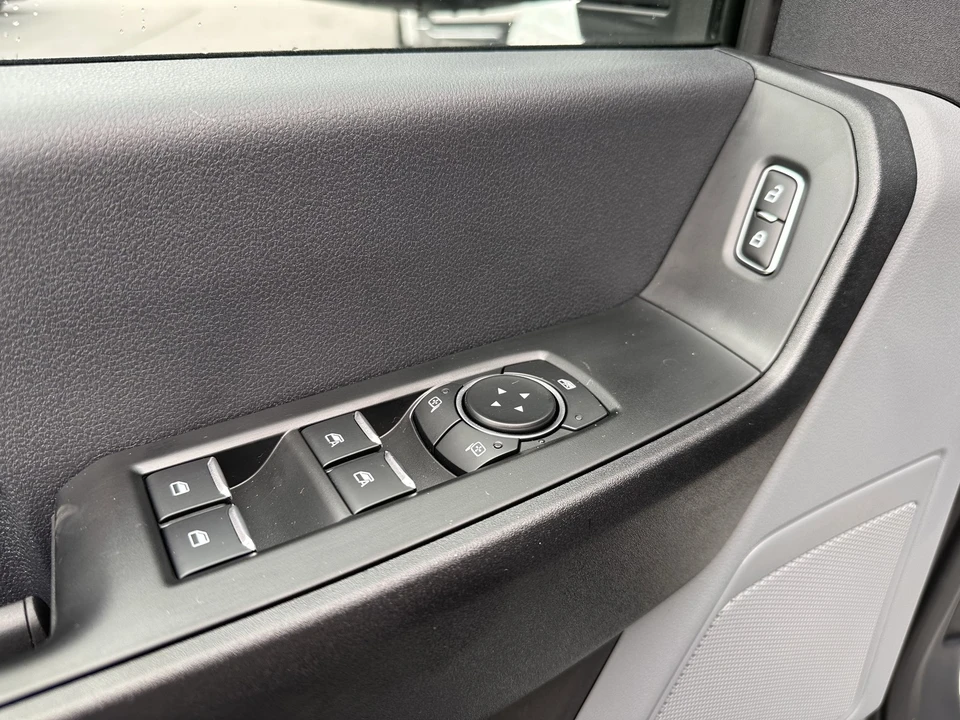 2025 Ford Super Duty 5th Gen - Image 15 of 21