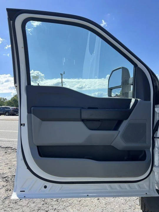 2025 Ford Super Duty 5th Gen - Image 9 of 12