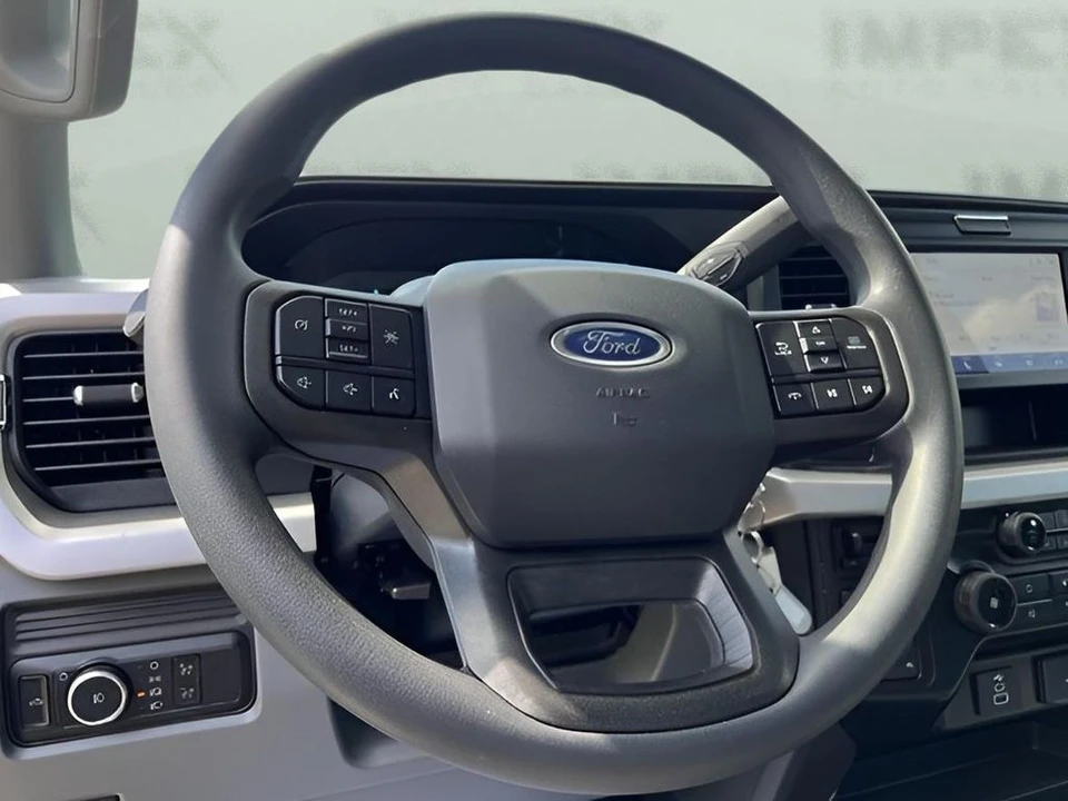 2025 Ford Super Duty 5th Gen - Image 11 of 12