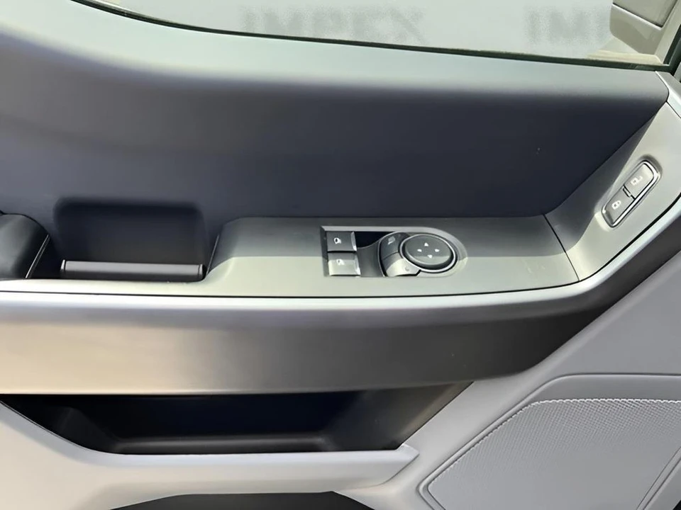2025 Ford Super Duty 5th Gen - Image 7 of 12