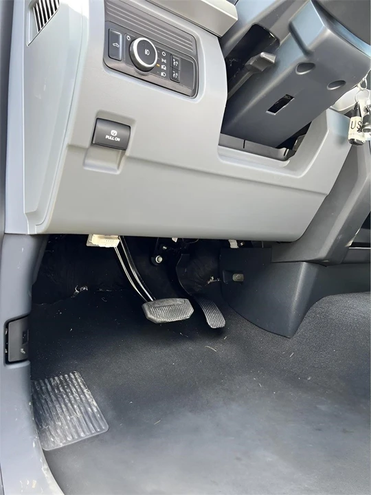 2025 Ford Super Duty 5th Gen - Image 8 of 12