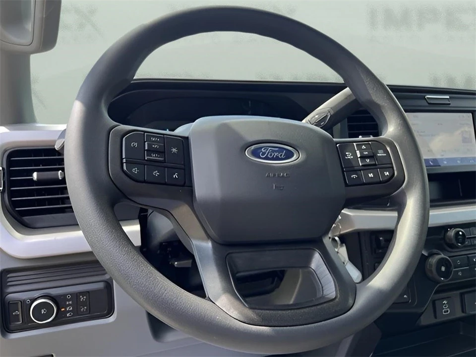 2025 Ford Super Duty 5th Gen - Image 11 of 12