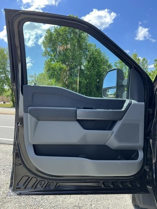 2025 Ford Super Duty 5th Gen - Image 6 of 12