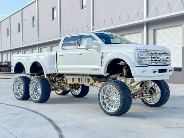 2025 Ford Super Duty 5th Gen - Image 9 of 21
