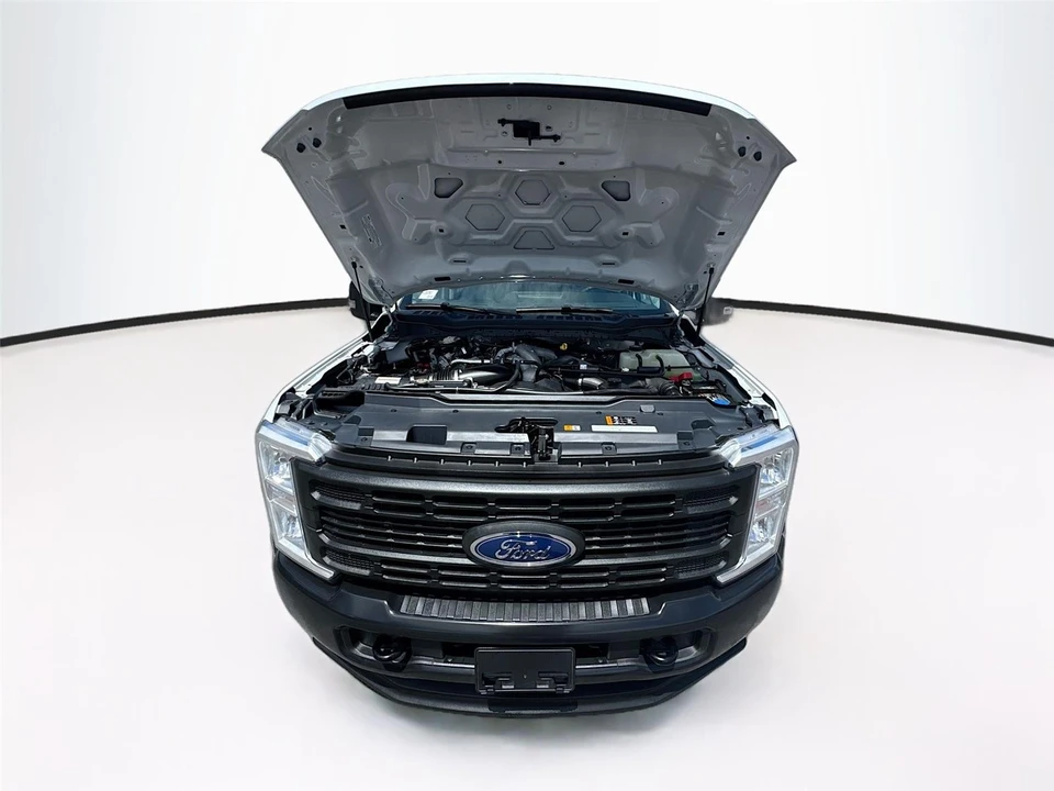 2025 Ford Super Duty 5th Gen - Image 25 of 31