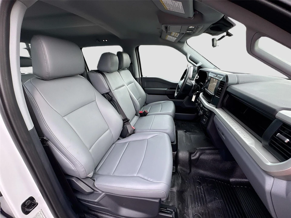 2025 Ford Super Duty 5th Gen - Image 15 of 16