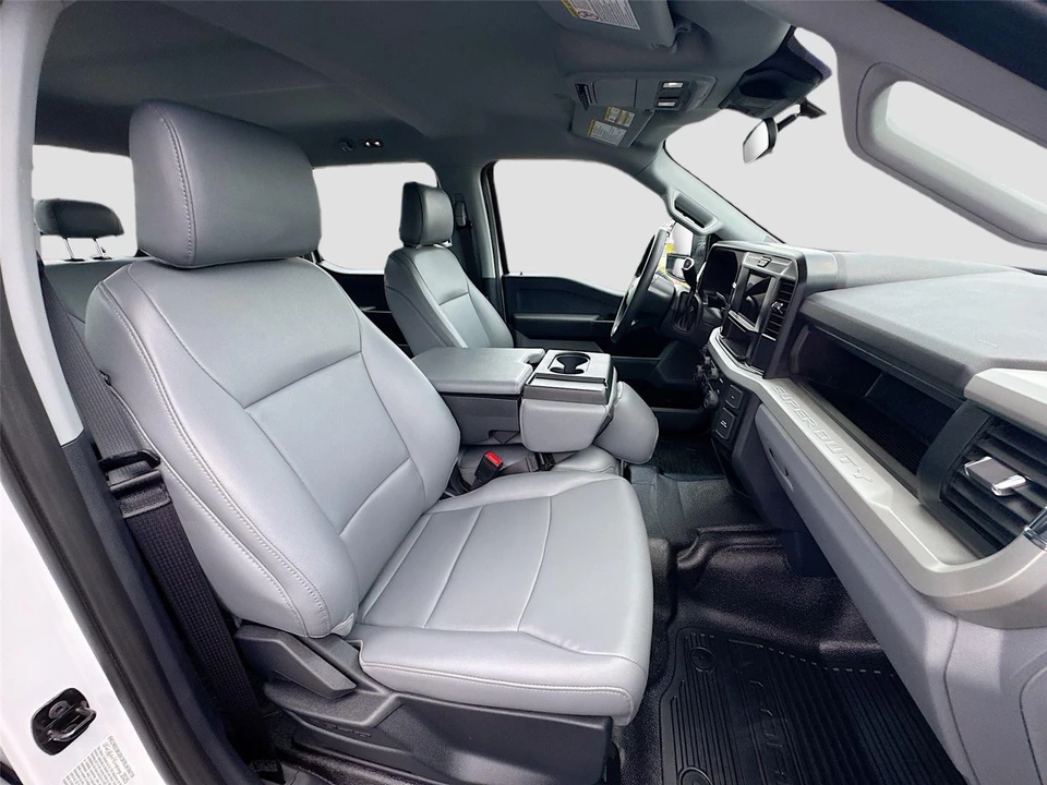 2025 Ford Super Duty 5th Gen - Image 20 of 31