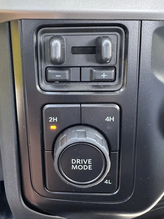2025 Ford Super Duty 5th Gen - Image 17 of 21
