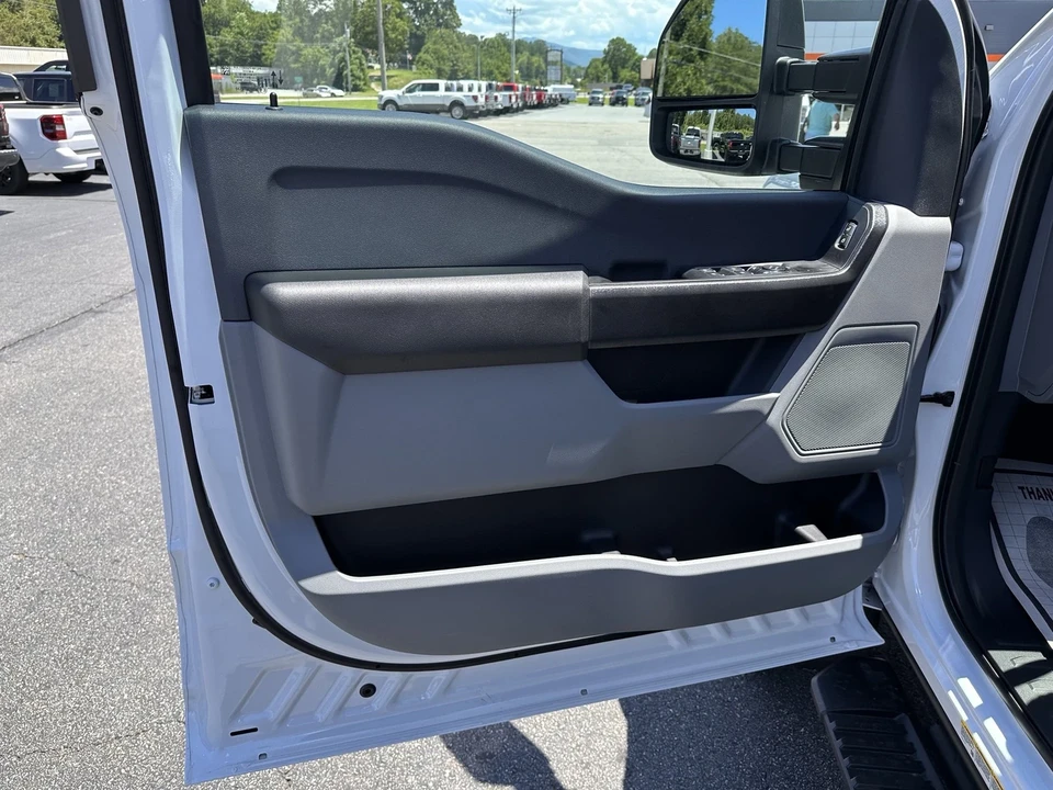 2025 Ford Super Duty 5th Gen - Image 7 of 21
