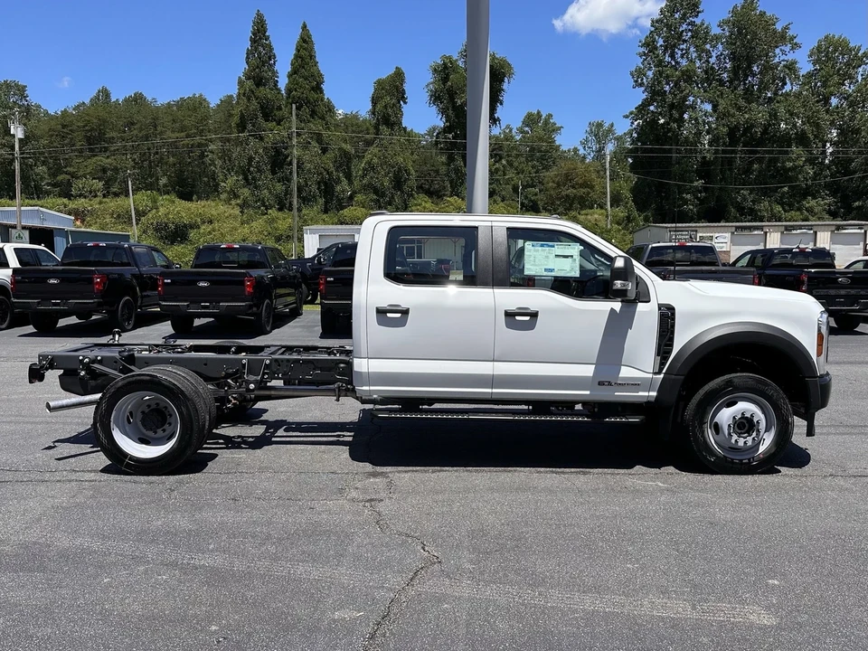 2025 Ford Super Duty 5th Gen - Image 5 of 21