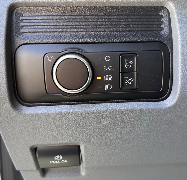 2025 Ford Super Duty 5th Gen - Image 16 of 21