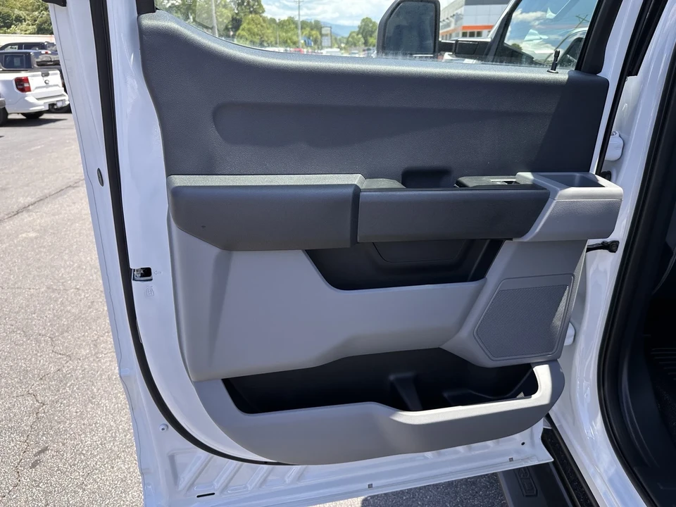 2025 Ford Super Duty 5th Gen - Image 9 of 21