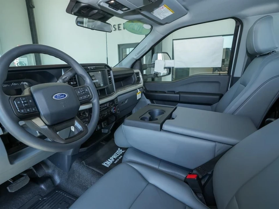 2025 Ford Super Duty 5th Gen - Image 9 of 12