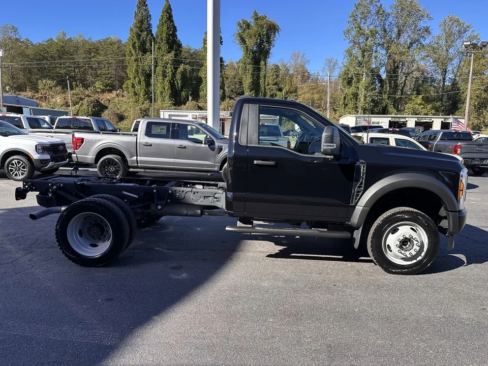 2025 Ford Super Duty 5th Gen - Image 5 of 12