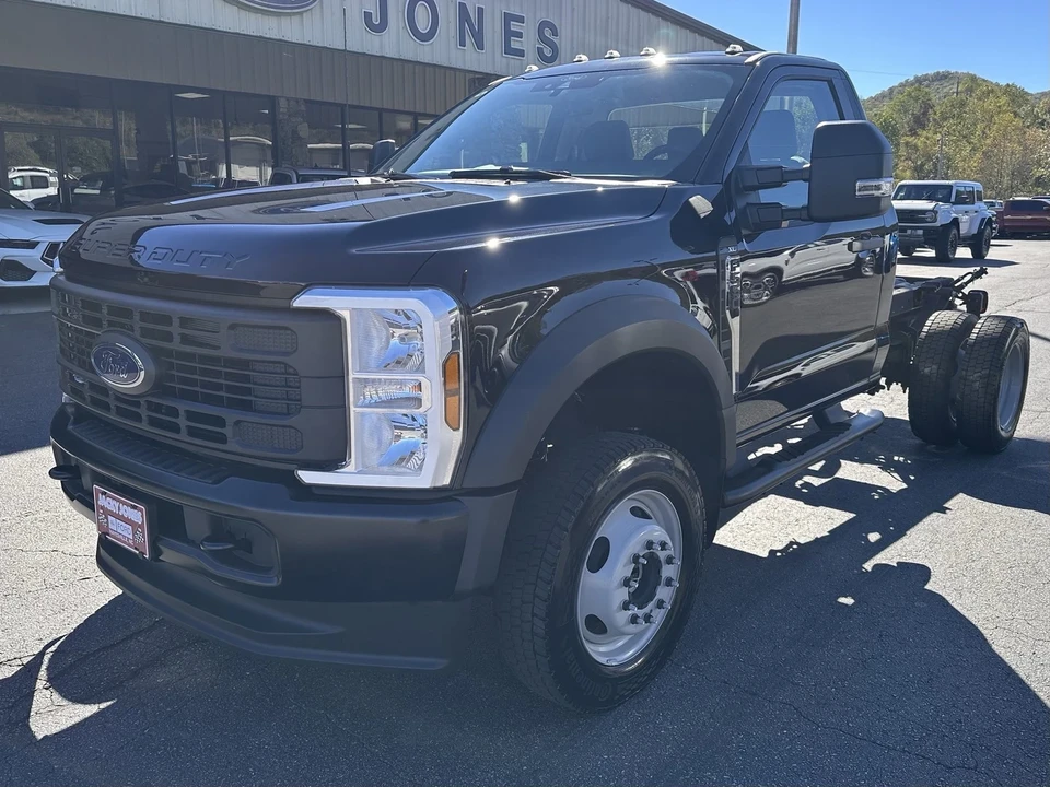 2025 Ford Super Duty 5th Gen - Image 2 of 12