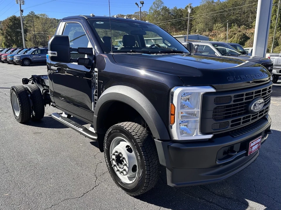 2025 Ford Super Duty 5th Gen - Image 4 of 12