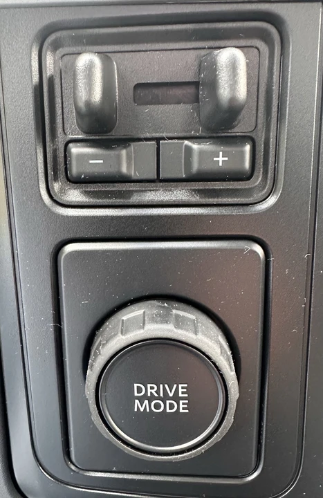 2025 Ford Super Duty 5th Gen - Image 13 of 21