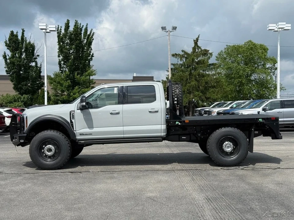 2025 Ford Super Duty 5th Gen - Image 3 of 12