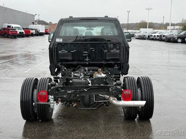2025 Ford Super Duty 5th Gen - Image 5 of 12
