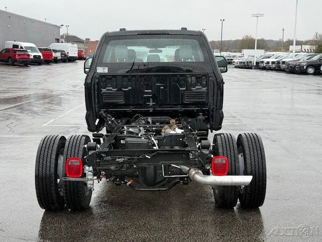 2025 Ford Super Duty 5th Gen - Image 5 of 12