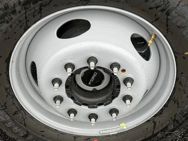 2025 Ford Super Duty 5th Gen - Image 11 of 12