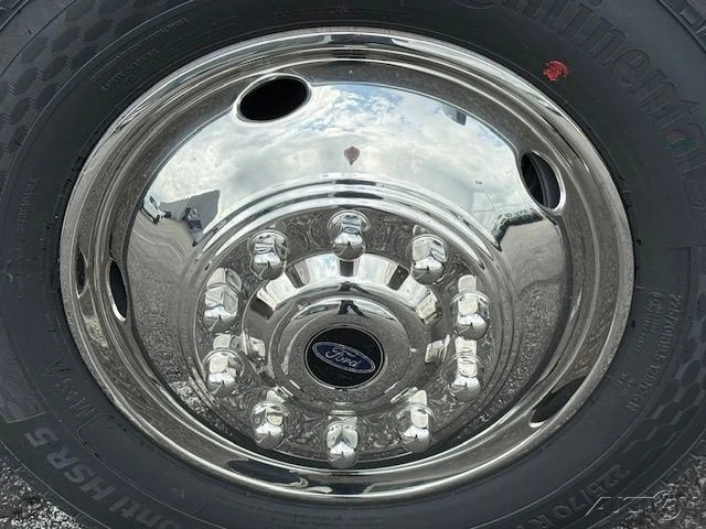 2025 Ford Super Duty 5th Gen - Image 11 of 12