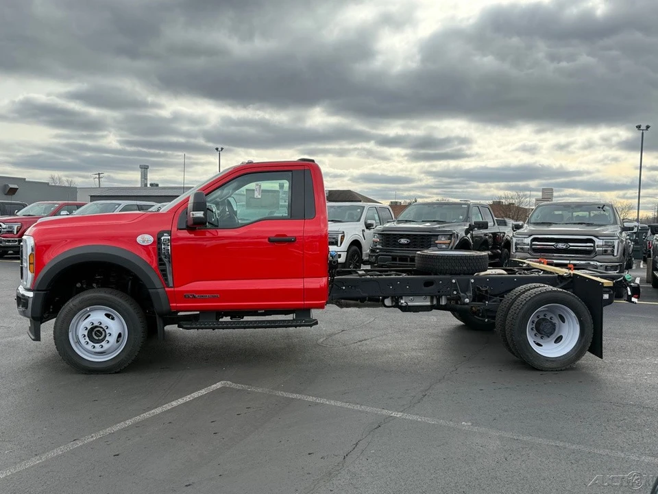 2025 Ford Super Duty 5th Gen - Image 2 of 12